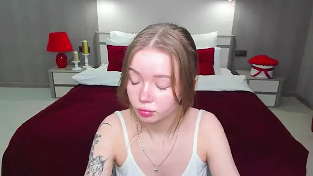 Snapshot of Violetta__Dreams chatting on March 18, 2026, 4:48 am Violetta Dreams online show from March 18, 2026, 4:48 am