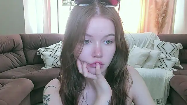 Snapshot of Violetta__Dreams chatting on April 6, 2026, 10:38 am Violetta Dreams online show from April 6, 2026, 10:38 am