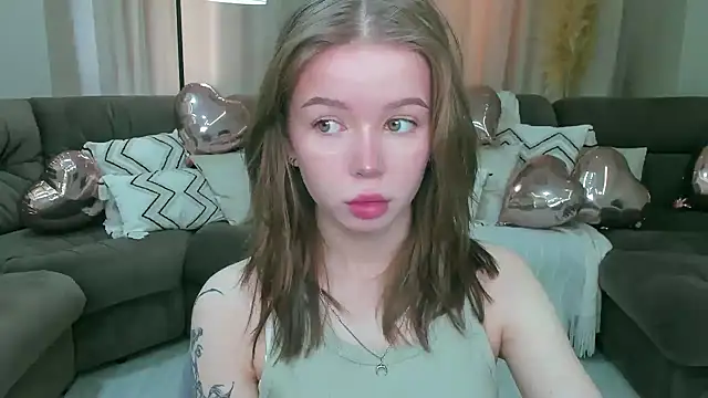 Snapshot of Violetta__Dreams chatting on March 25, 2026, 4:23 am Violetta Dreams online show from March 25, 2026, 4:23 am