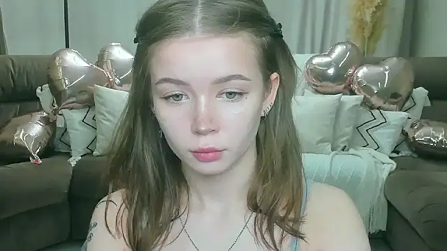 Snapshot of Violetta__Dreams chatting on March 7, 2026, 6:24 pm Violetta Dreams online show from March 7, 2026, 6:24 pm