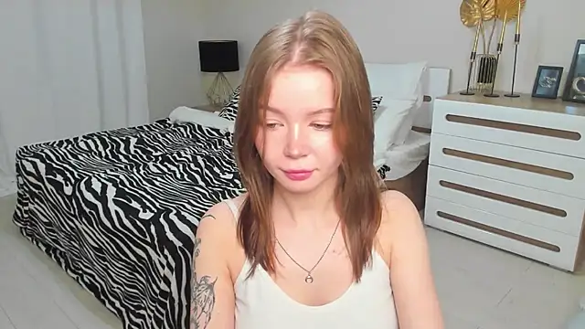 Snapshot of Violetta__Dreams chatting on March 21, 2026, 6:45 pm Violetta Dreams online show from March 21, 2026, 6:45 pm