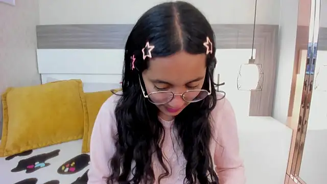 Emilyblussh online show from February 27, 2026, 6:52 pm