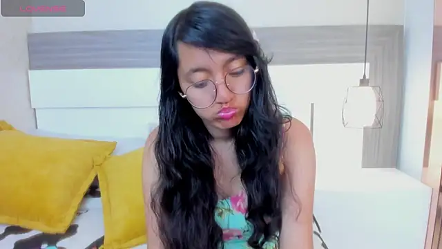 Emilyblussh online show from February 21, 2026, 1:13 pm