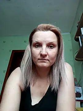 Snapshot of SusanGold9211 chatting on March 21, 2026, 9:58 am SusanGold9211 online show from March 21, 2026, 9:58 am