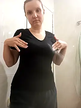 Snapshot of SusanGold9211 chatting on March 3, 2026, 10:44 am SusanGold9211 online show from March 3, 2026, 10:44 am