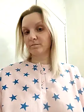 Snapshot of SusanGold9211 chatting on March 1, 2026, 12:21 am SusanGold9211 online show from March 1, 2026, 12:21 am