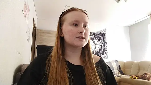 AnikaLipps online show from April 19, 2026, 2:07 pm