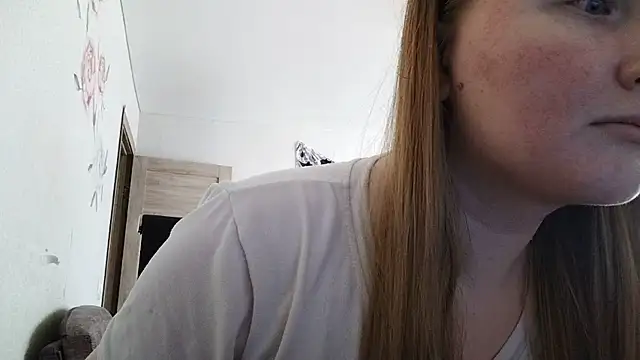 AnikaLipps online show from June 8, 2026, 4:40 pm