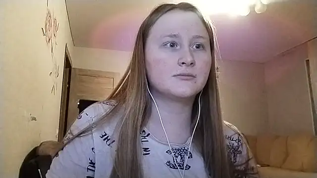 Snapshot of AnikaLipps chatting on April 3, 2026, 10:49 pm AnikaLipps online show from April 3, 2026, 10:49 pm