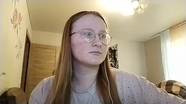 AnikaLipps online show from May 20, 2026, 4:42 am