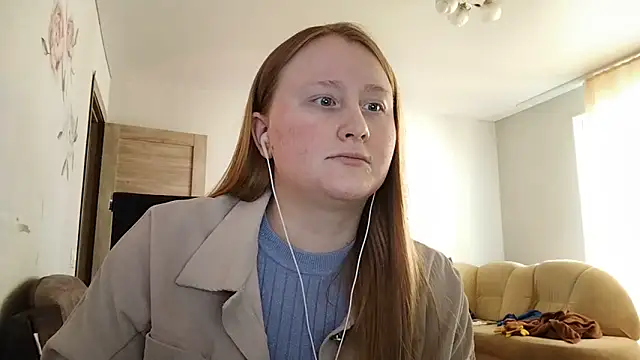 Snapshot of AnikaLipps chatting on April 13, 2026, 7:45 am AnikaLipps online show from April 13, 2026, 7:45 am