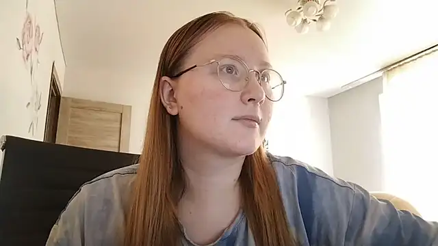 AnikaLipps online show from June 27, 2026, 12:00 pm
