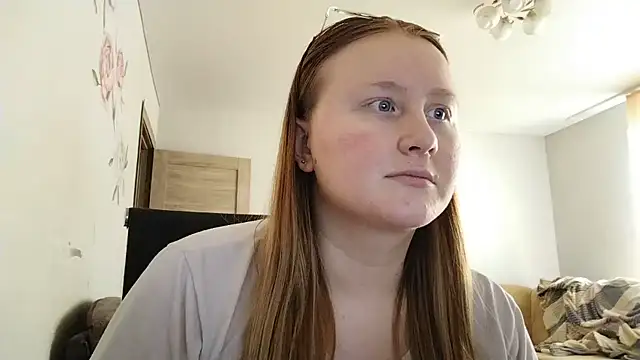 AnikaLipps online show from June 10, 2026, 1:56 pm