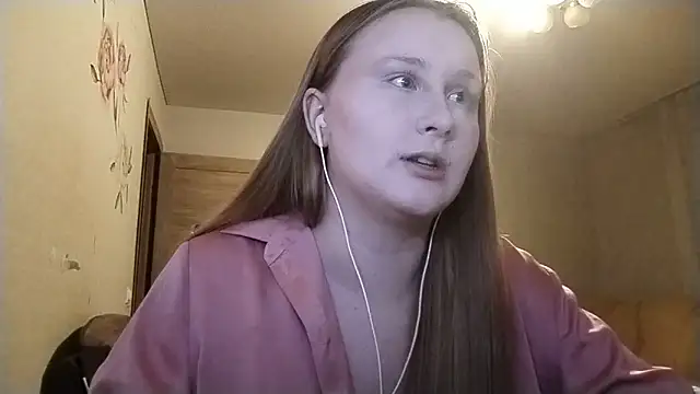 Snapshot of AnikaLipps chatting on March 16, 2026, 1:35 am AnikaLipps online show from March 16, 2026, 1:35 am