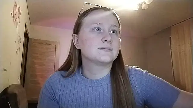 Snapshot of AnikaLipps chatting on April 14, 2026, 10:37 pm AnikaLipps online show from April 14, 2026, 10:37 pm