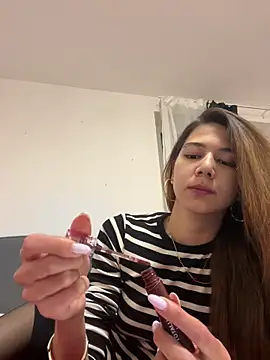 KiraVixenSweet online show from February 14, 2026, 12:55 am