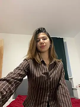 KiraVixenSweet online show from February 27, 2026, 4:29 pm