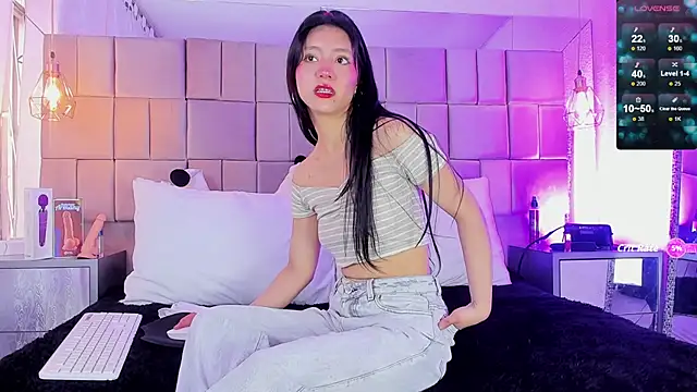 Snapshot of andrea_carocaro chatting on March 7, 2026, 12:32 pm andrea carocaro online show from March 7, 2026, 12:32 pm