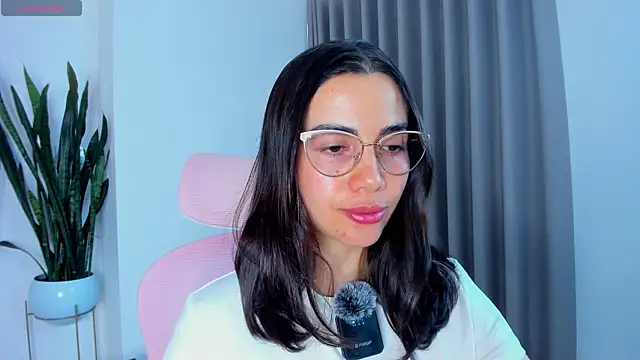 sara ospina22 online show from June 24, 2026, 6:06 pm