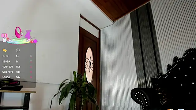 LunaVelour13 online show from June 17, 2026, 2:05 pm