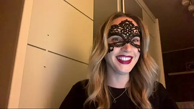 Snapshot of AmelieHot chatting on February 16, 2026, 7:01 pm AmelieHot online show from February 16, 2026, 7:01 pm