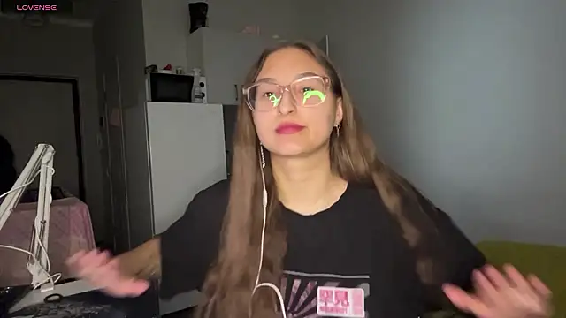 YettaUrive online show from February 18, 2026, 3:41 pm