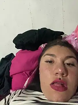 ZoE-sweettt online show from April 21, 2026, 2:14 am