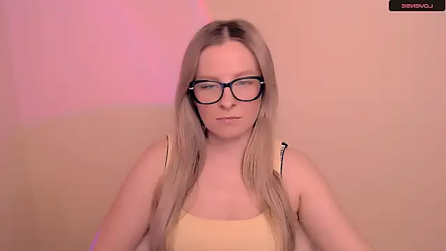 AnnePeach online show from March 31, 2026, 11:45 am