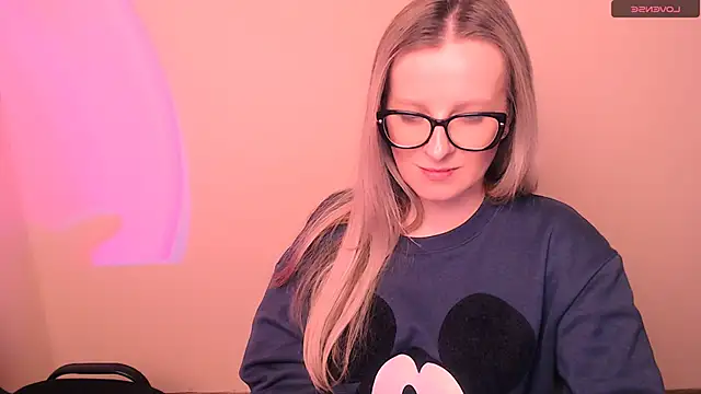 AnnePeach online show from February 16, 2026, 5:28 am