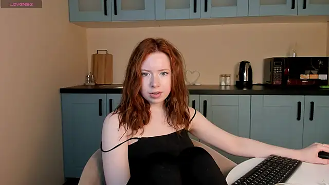 Snapshot of StellaBev chatting on March 15, 2026, 10:44 am StellaBev online show from March 15, 2026, 10:44 am