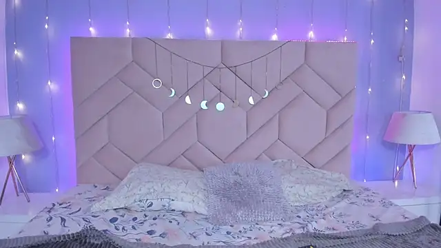 Snapshot of NaeniaDemon_ chatting on March 31, 2026, 3:41 am NaeniaDemon online show from March 31, 2026, 3:41 am