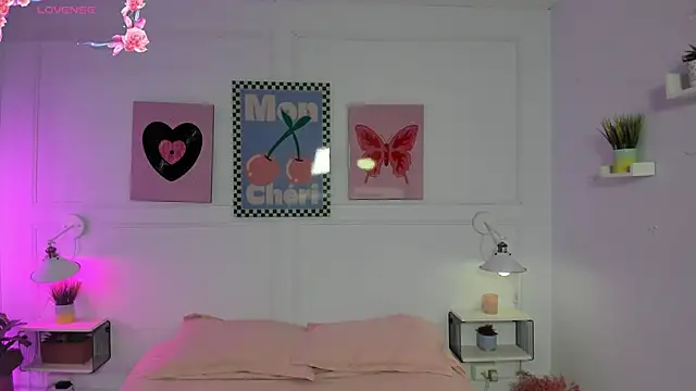 Snapshot of NaeniaDemon_ chatting on March 29, 2026, 4:41 pm NaeniaDemon online show from March 29, 2026, 4:41 pm