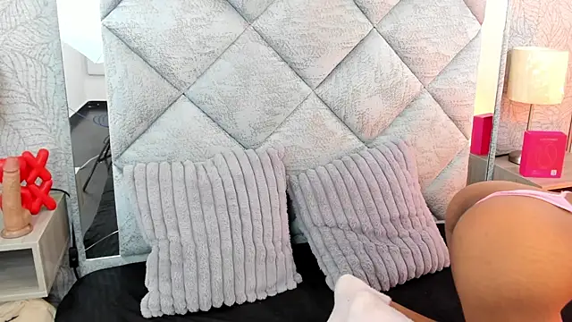 Snapshot of Lunakellerr chatting on March 29, 2026, 11:23 am Lunakellerr online show from March 29, 2026, 11:23 am