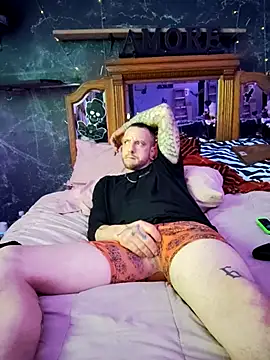 Snapshot of RazedbyVillans chatting on February 16, 2026, 11:53 am RazedbyVillans online show from February 16, 2026, 11:53 am