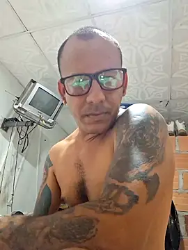 VictorAlvarez2026 online show from February 25, 2026, 5:24 pm