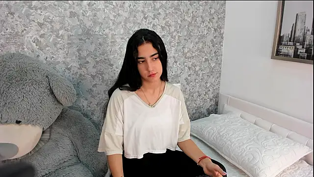 Snapshot of Anika_H chatting on March 7, 2026, 12:10 pm Anika H online show from March 7, 2026, 12:10 pm