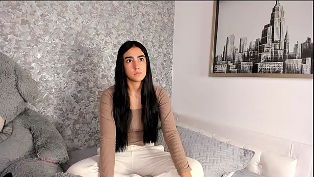 Snapshot of Anika_H chatting on April 7, 2026, 12:18 pm Anika H online show from April 7, 2026, 12:18 pm