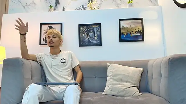YOUNG BOYS HELL online show from May 29, 2026, 1:33 am