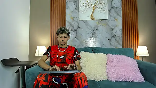 YOUNG BOYS HELL online show from March 1, 2026, 1:16 am