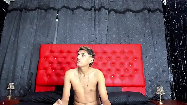 Snapshot of Henry_and_Lucy chatting on March 8, 2026, 7:17 pm Henry and Lucy online show from March 8, 2026, 7:17 pm