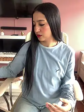 Snapshot of Daniela_Pink chatting on March 13, 2026, 12:43 pm Daniela Pink online show from March 13, 2026, 12:43 pm