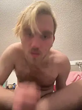 Snapshot of fickmichhart- chatting on March 9, 2026, 8:56 pm fickmichhart- online show from March 9, 2026, 8:56 pm