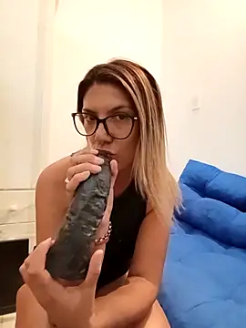 Silreinadorada online show from February 25, 2026, 3:18 am