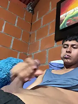 Snapshot of Miguel_960 chatting on April 4, 2026, 11:55 pm Miguel 960 online show from April 4, 2026, 11:55 pm