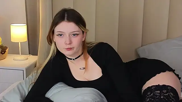 AlyssFrost online show from July 14, 2026, 10:21 am