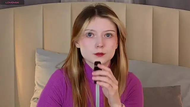 AlyssFrost online show from April 23, 2026, 1:56 am