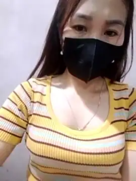 Snapshot of Thobaby112 chatting on April 15, 2026, 9:04 am Thobaby112 online show from April 15, 2026, 9:04 am