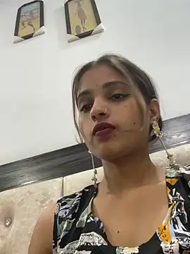 samayra1144 online show from May 31, 2026, 11:27 am