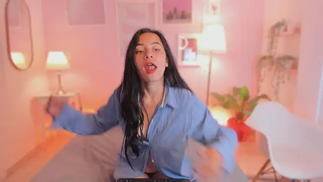 Snapshot of Ivyy_sweet_ chatting on March 18, 2026, 8:21 pm Ivyy sweet online show from March 18, 2026, 8:21 pm