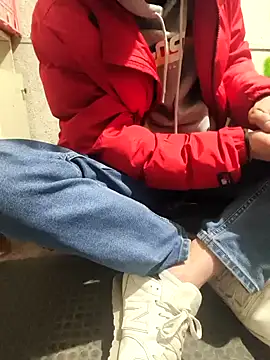 xxkick9999 online show from April 11, 2026, 6:33 pm